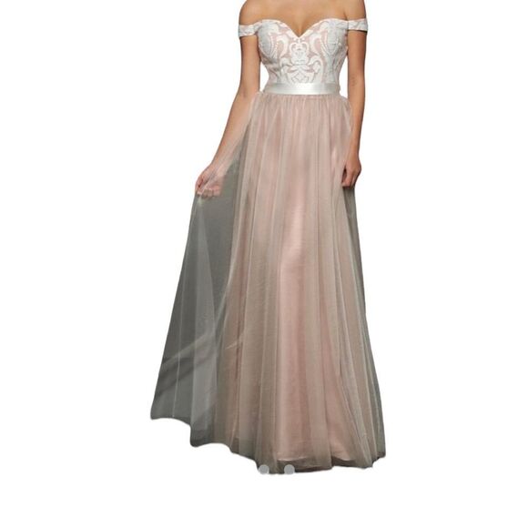 ashley & Justin Dresses & Skirts - Ashley & Justin long dress
